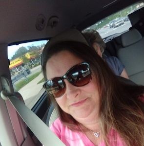 Meet your Posher, Cassandra
